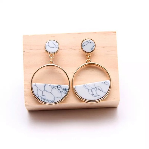 NWOT gold/white marble geometric circle earrings - Picture 2 of 7